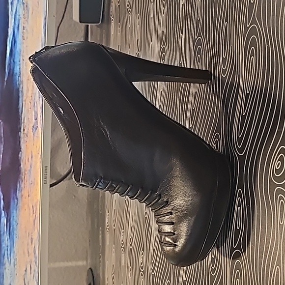 Mr. KT - Picture 4 of 4